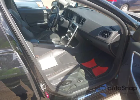 2016 Volvo V60 Cross Country T5 from USA, damaged, VIN YV4612HK0G1003183